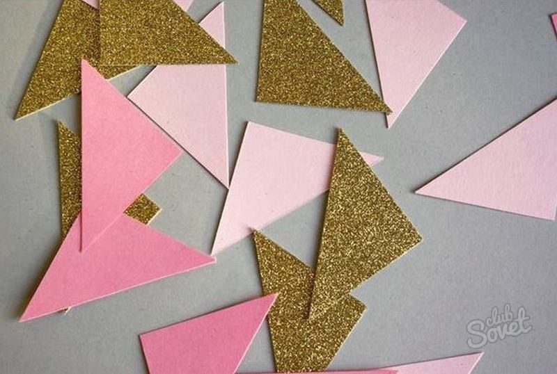 Wenn die Dreiecke aus farbigem Papier bestehen, werden sie heller und die Arbeit macht mehr Spaß